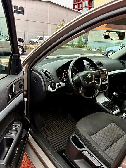 Skoda Octavia 7 of 10