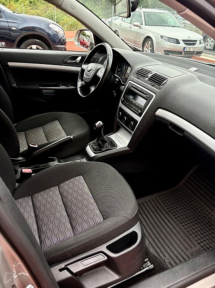 Skoda Octavia 8 of 10