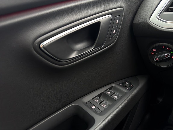 Seat Leon 9 of 27