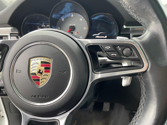 Porsche Macan 9 of 22