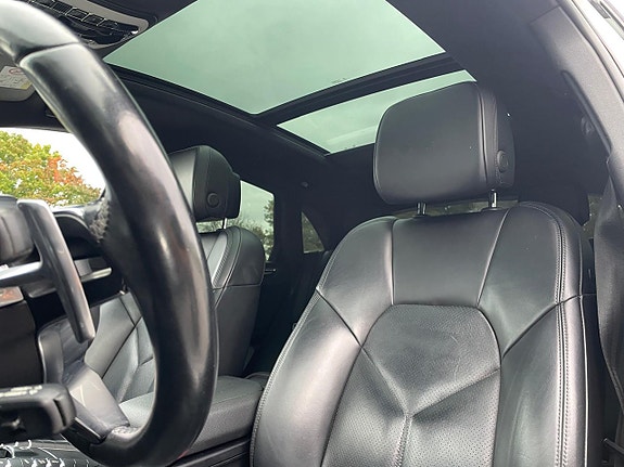 Porsche Macan 13 of 22