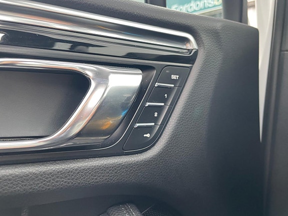 Porsche Macan 15 of 22