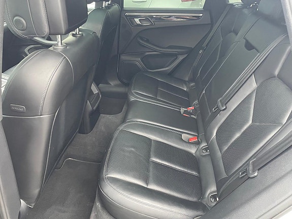 Porsche Macan 20 of 22