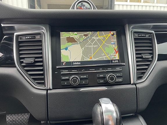 Porsche Macan 18 of 22