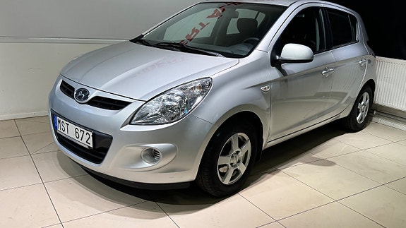 Hyundai i20 3 of 17