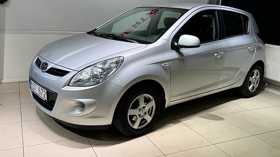 Hyundai i20 2 of 17