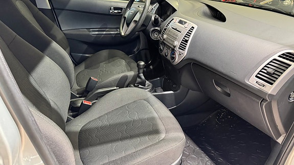 Hyundai i20 15 of 17