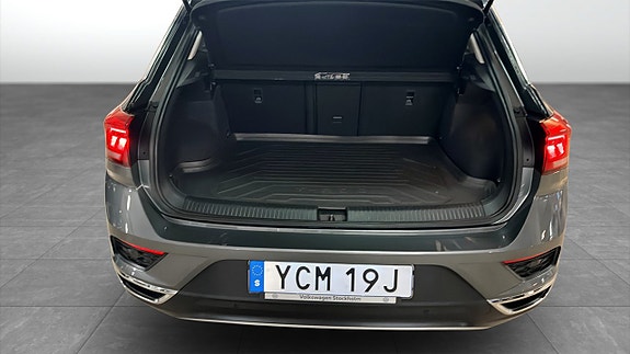Volkswagen T-Roc 12 of 12