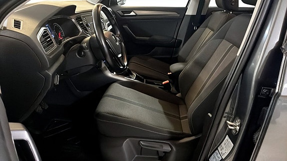 Volkswagen T-Roc 8 of 12