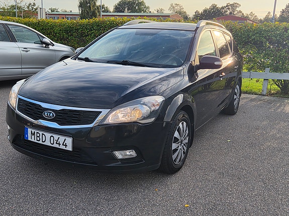 Kia Ceed 2 of 6