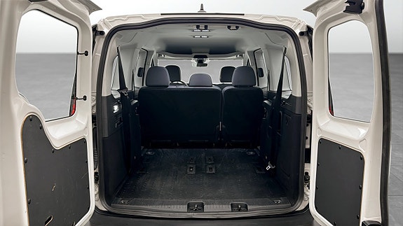 Volkswagen Caddy Maxi 12 of 18