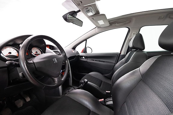 Peugeot 207 SW 16 of 19