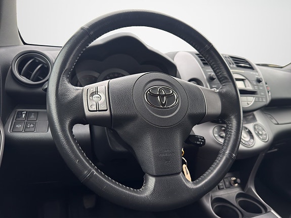 Toyota RAV4 21 of 30