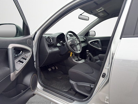 Toyota RAV4 9 of 30