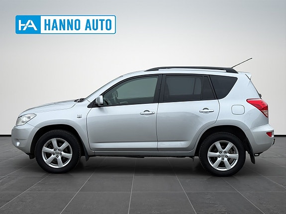 Toyota RAV4 2 of 30