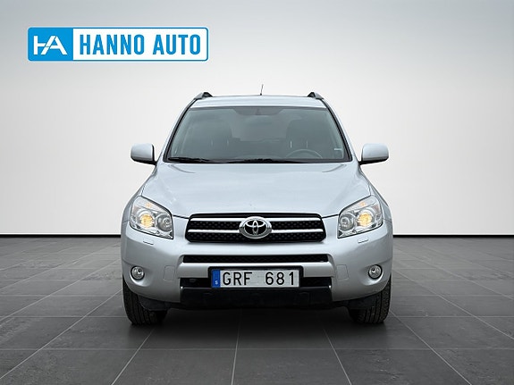 Toyota RAV4 6 of 30