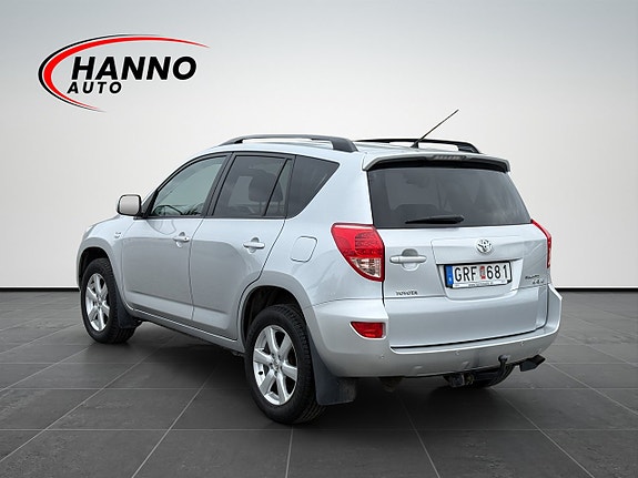 Toyota RAV4 3 of 30