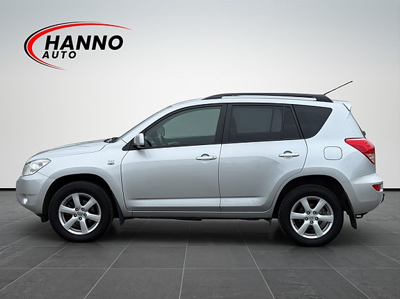 Toyota RAV4 2 of 30