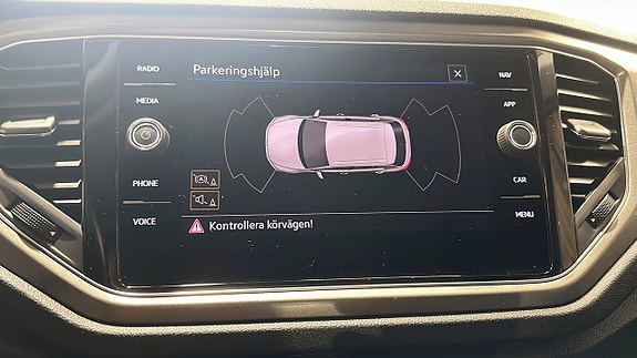 Volkswagen T-Roc 16 of 20