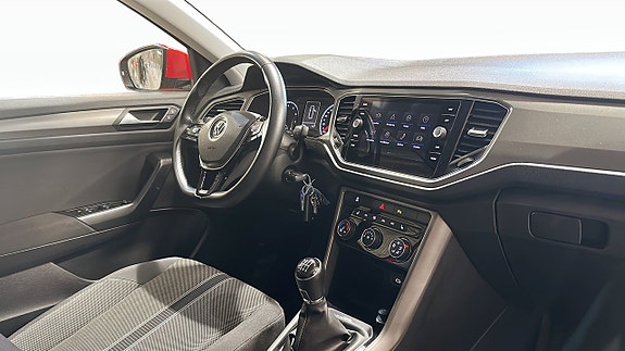 Volkswagen T-Roc 11 of 20