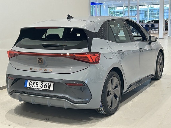 Cupra Born 7 of 23