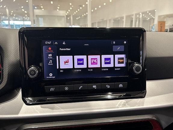 Seat Arona 18 of 20