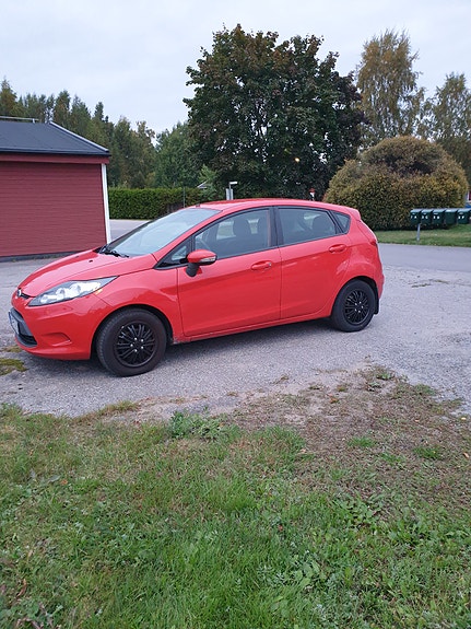 Ford Fiesta 3 of 5