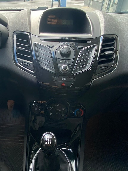 Ford Fiesta 8 of 10