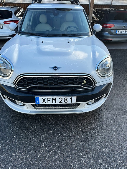 MINI Countryman Cooper SE 2 of 6