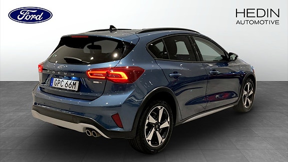 Ford Focus 2 of 9