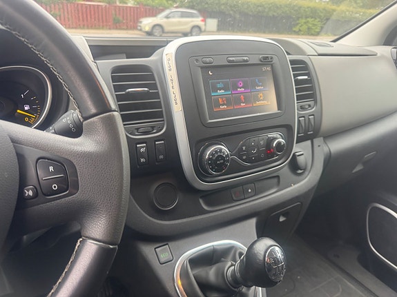 Renault Trafic 12 of 14