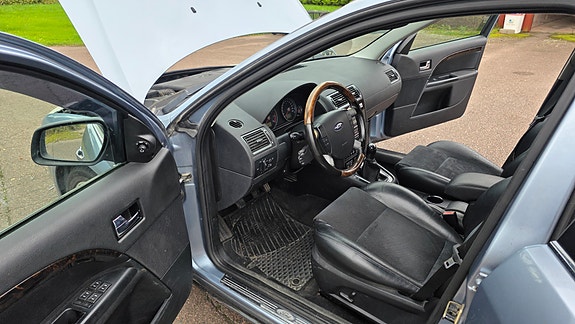 Ford Mondeo 11 of 18