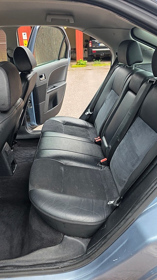 Ford Mondeo 13 of 18