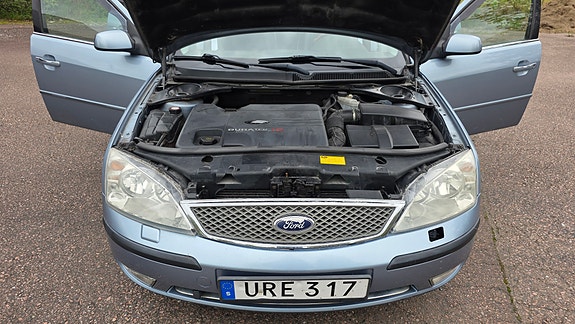 Ford Mondeo 9 of 18