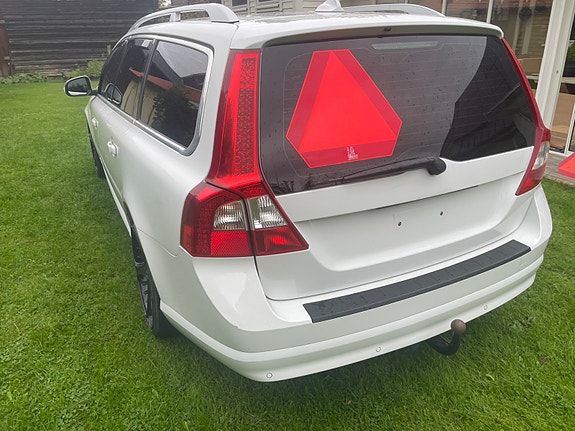 Volvo V70 4 of 15