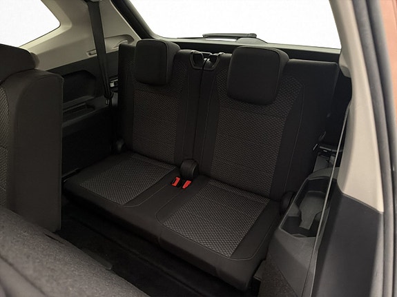 Volkswagen Tiguan Allspace 24 of 30