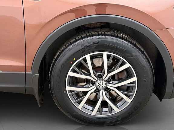Volkswagen Tiguan Allspace 28 of 30