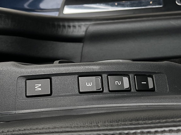 Volvo XC60 12 of 30