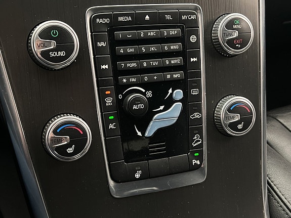 Volvo XC60 21 of 30