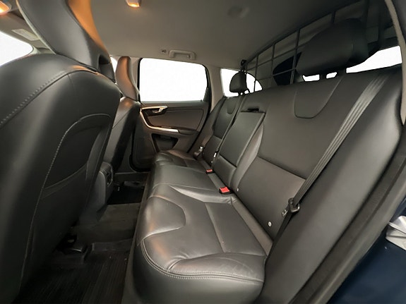 Volvo XC60 27 of 30