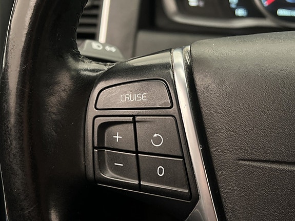 Volvo XC60 14 of 30