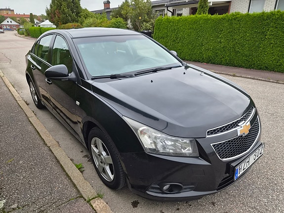 Chevrolet Cruze 2 of 11
