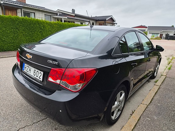 Chevrolet Cruze 5 of 11