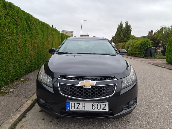 Chevrolet Cruze 3 of 11