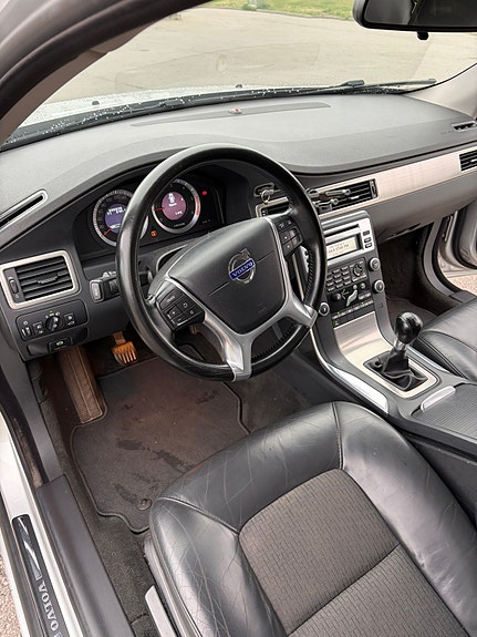 Volvo V70 6 of 11