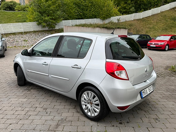 Renault Clio 12 of 29