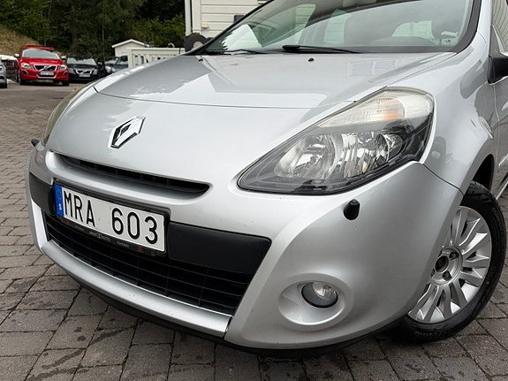 Renault Clio 14 of 29
