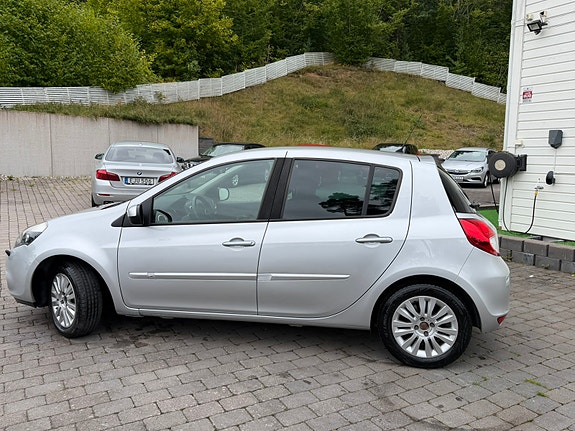 Renault Clio 11 of 29