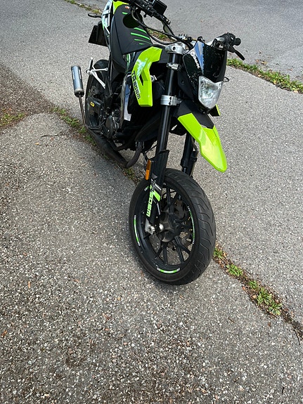 Generic KSR MOTO TR 50 SM 3 of 9