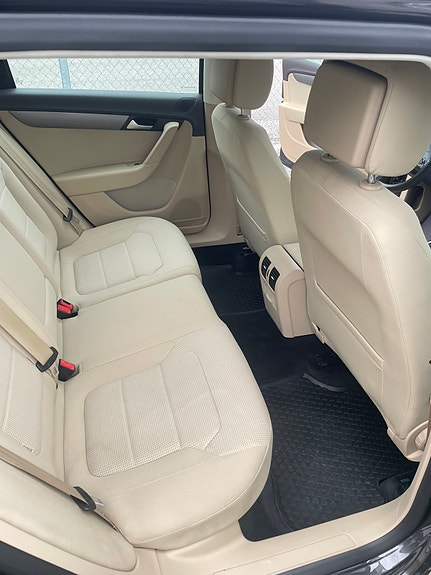 Volkswagen Passat 11 of 11